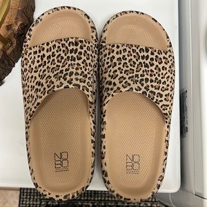 No Boundaries women’s size 7 comfort slide sandals